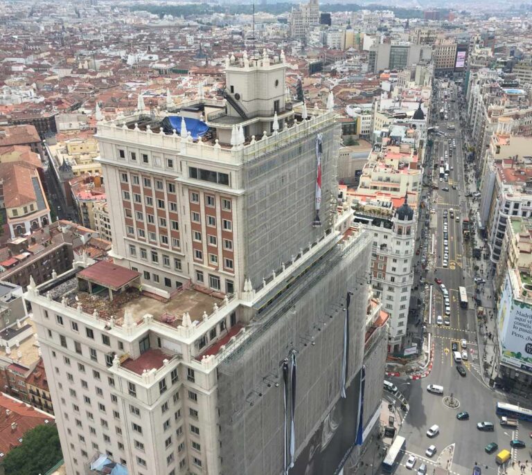 Riu no tiene licencia de hotel para el Edificio España un año después de comprarlo
