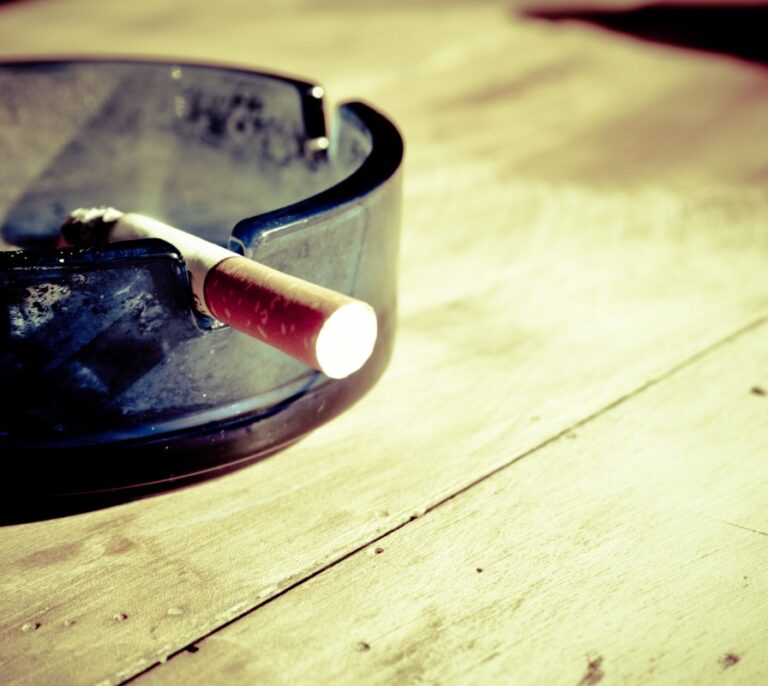 Hacienda rebate al diputado de Podemos que anunció la subida del IVA del tabaco