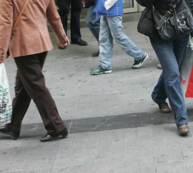 Las bolsas de plástico se prohibirán en 2021 y se cobrarán obligatoriamente en julio