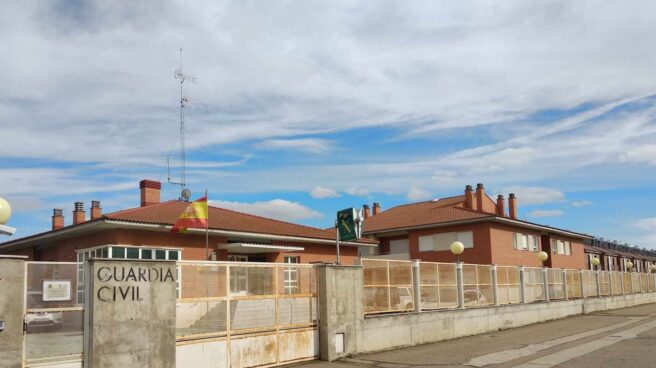 Casa cuartel de la Guardia Civil en Cabezón de Pisuerga Casa cuartel de la Guardia Civil en Cabezón de Pisuerga