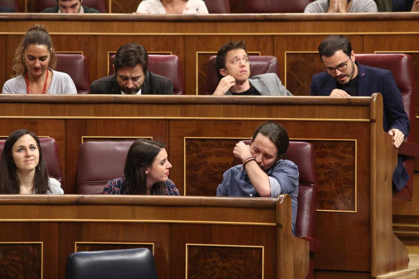 Iglesias rompe a llorar al mencionar las torturas de Billy el Niño.