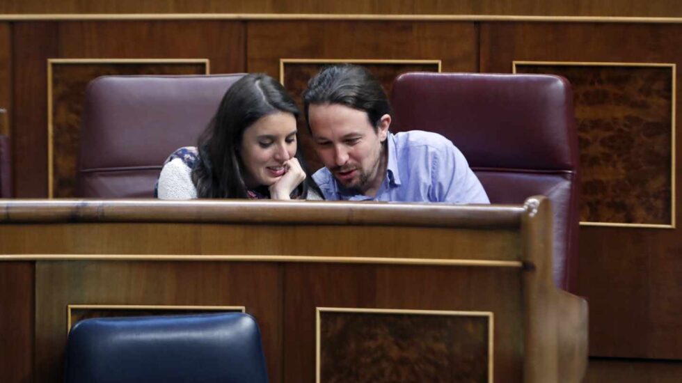 Irene Montero y Pablo Iglesias, este lunes en el Congreso de los Diputados.