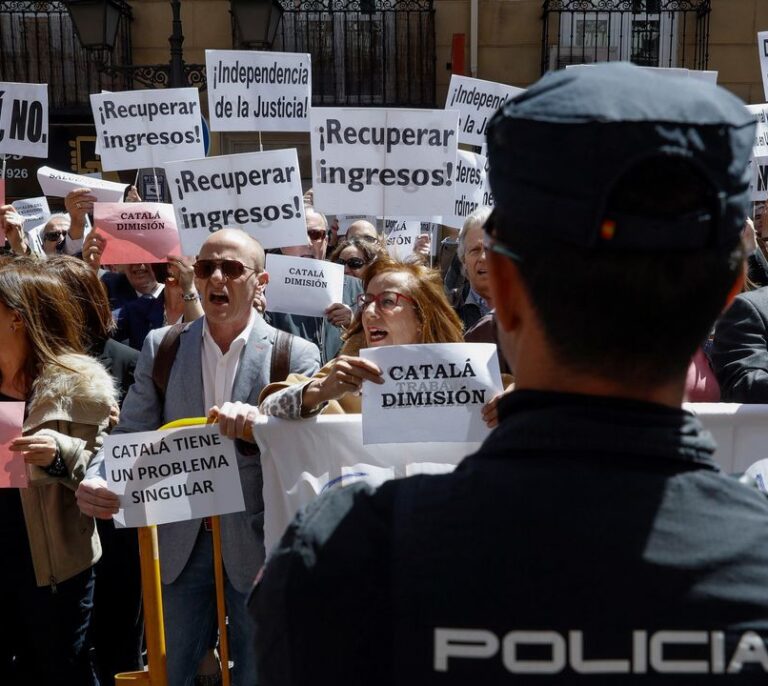 Hoy es martes y protestan jueces, fiscales, funcionarios de prisiones y sindicatos