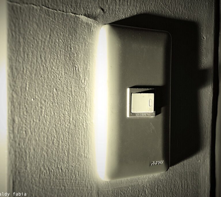 Alarma por el recibo de luz: el Gobierno preveía una rebaja de electricidad y será un año de los más caros