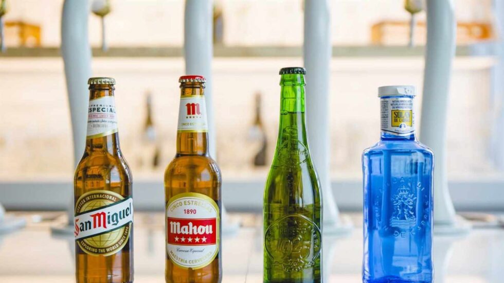 Diferentes botellas de
