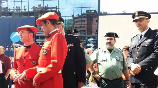 Agentes de la Ertzaintza, Guardia Civil y Policía Nacional durante un acto de recuerdo a Miguel Angel Blanco.