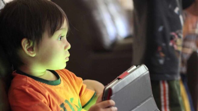Uso de móviles y pantallas en niños Uso de móviles y pantallas en niños