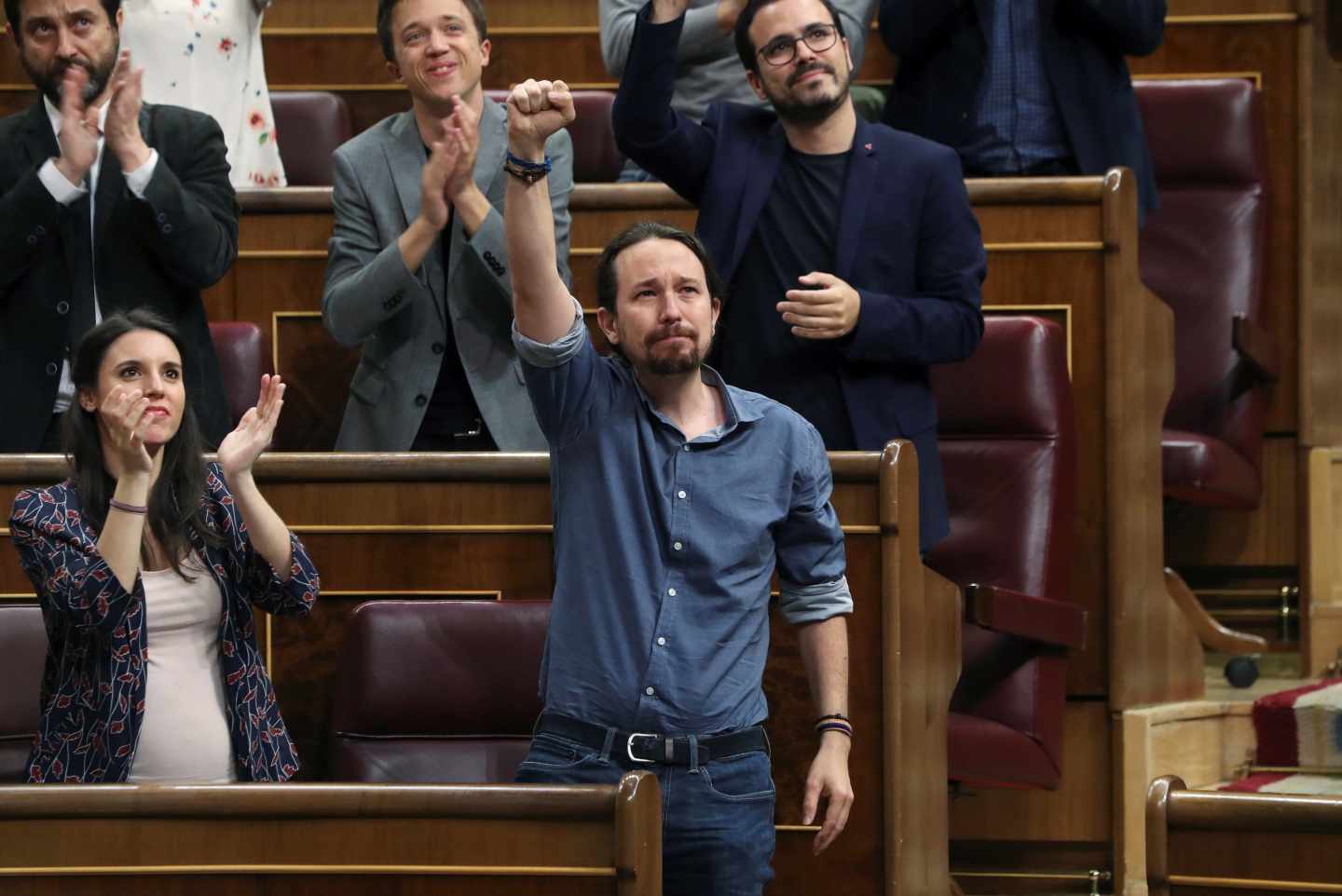 El líder de Podemos, Pablo Iglesias, se emociona y rompe a llorar en el Congreso al hablar de Billy el Niño.