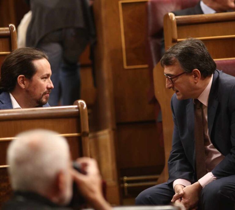 La candidatura de Andrés Gil a presidir RTVE se tambalea: "No cuenta con el apoyo del PNV"