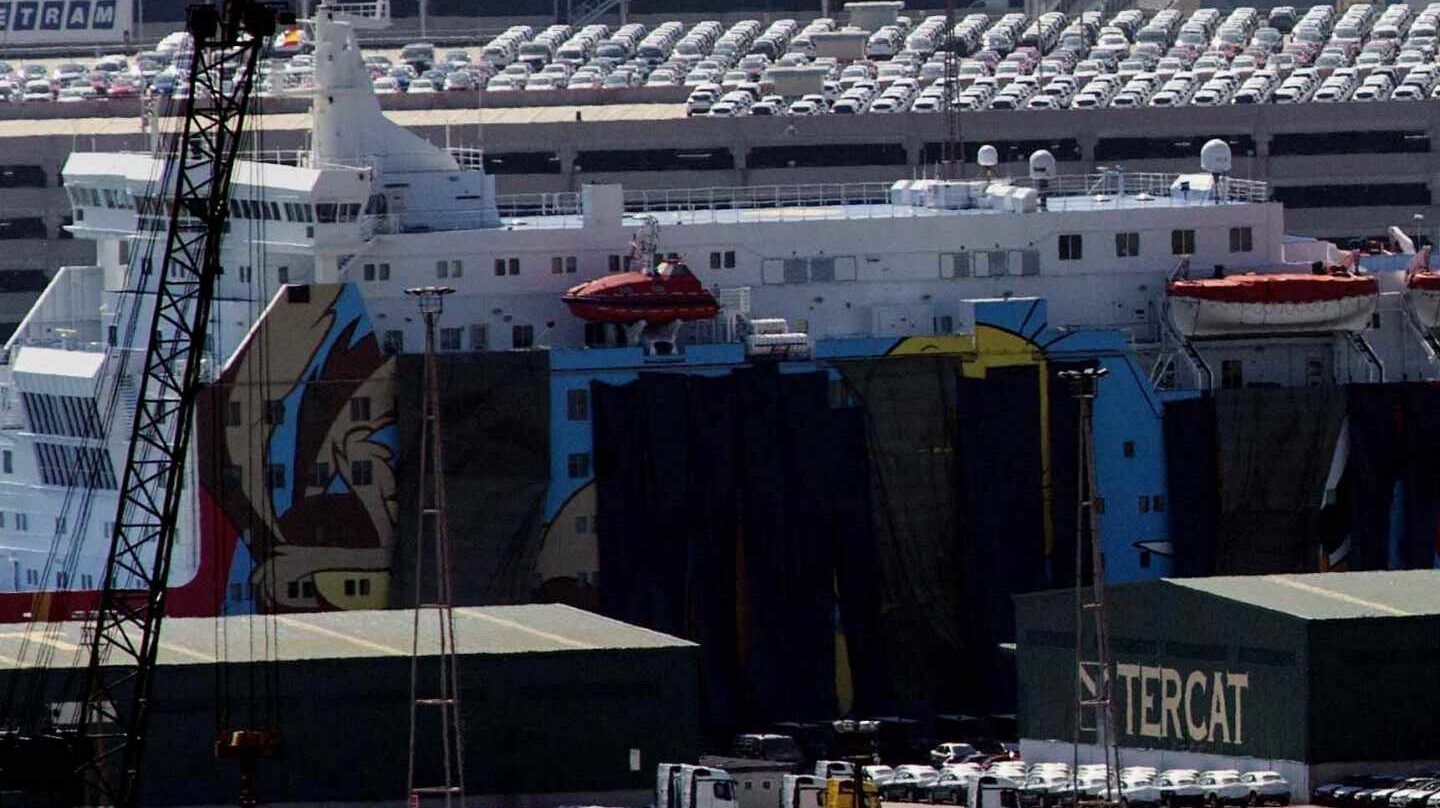 El barco 'Moby Dada', fondeado en el puerto de Barcelona días después del referéndum del 1-O.