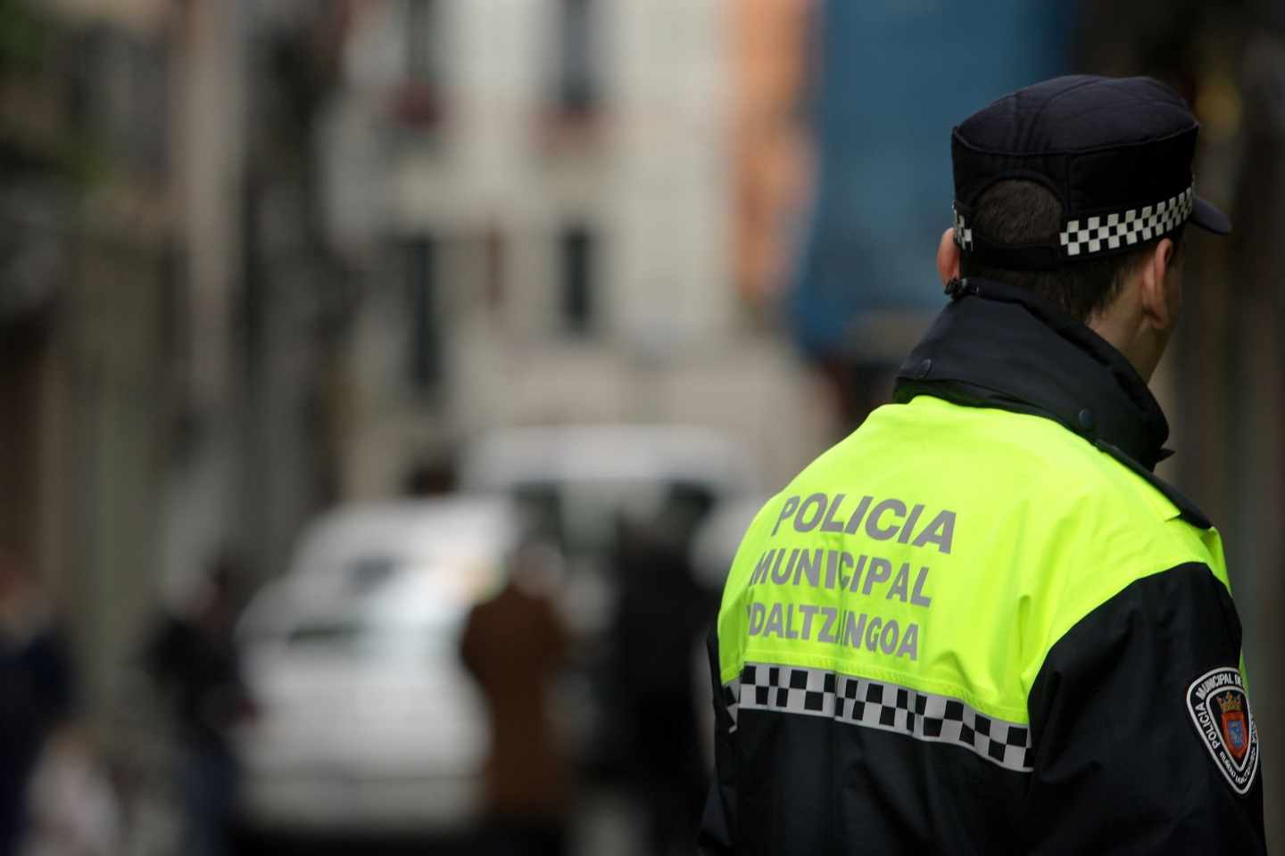 Un policía local de Madrid, de servicio.