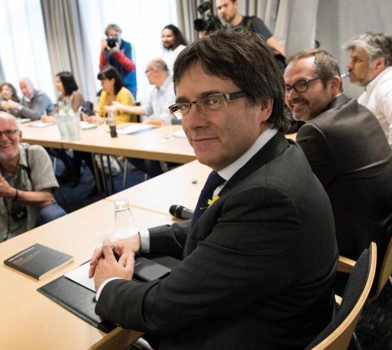 Puigdemont cita este viernes en Berlín a la cúpula del PDCat para nombrar sucesor