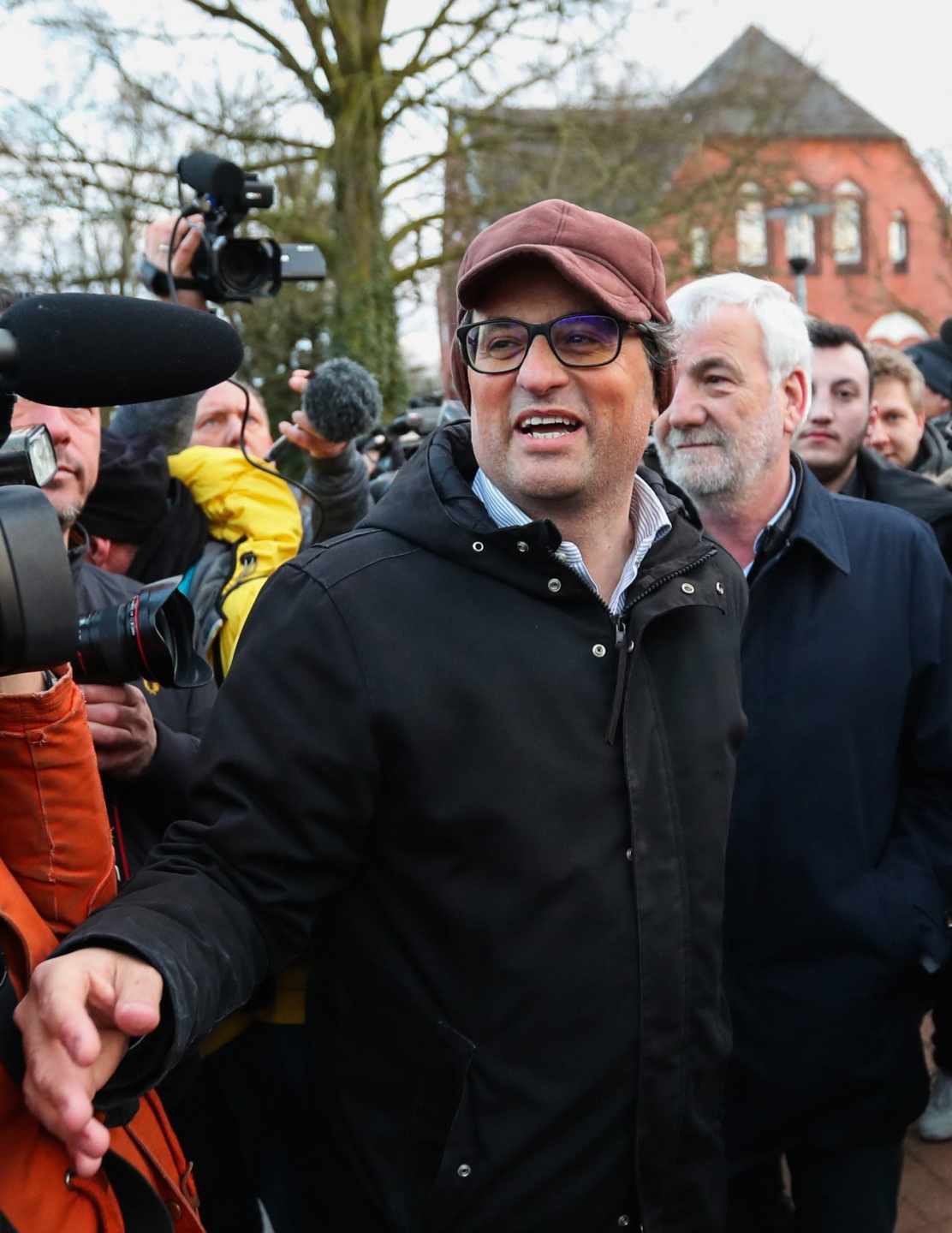 Quim Torra, a las puertas de la prisión de Neumünster, en Alemania.