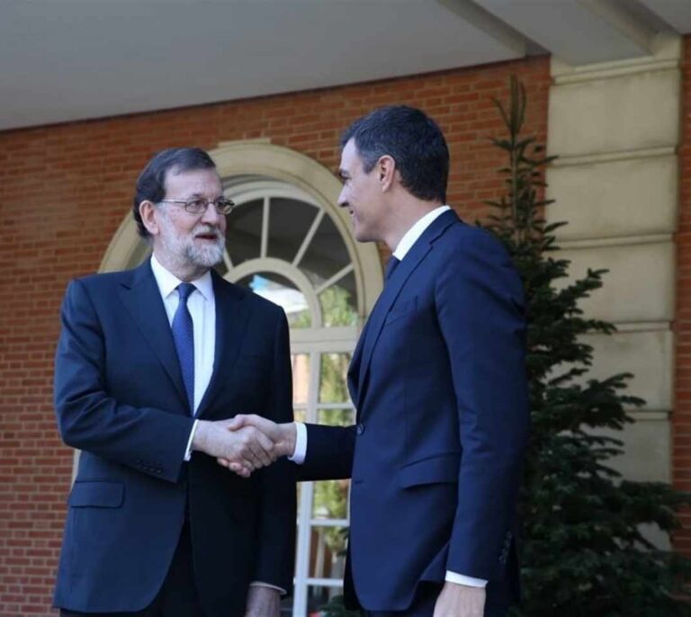 El PSOE quiere obligar por ley a que los altos cargos acaten la Constitución al tomar posesión