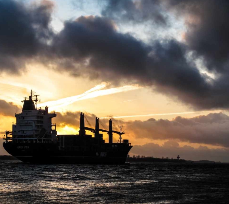 El parón económico minimiza el beneficio del desplome del petróleo para España