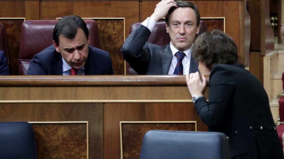 Soraya Sáenz de Santamaría, Fernando Martínez-Maíllo y Rafael Hernando, en el Congreso.