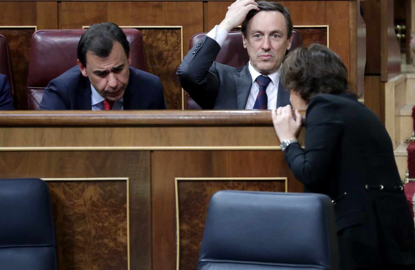 Soraya Sáenz de Santamaría, Fernando Martínez-Maíllo y Rafael Hernando, en el Congreso.