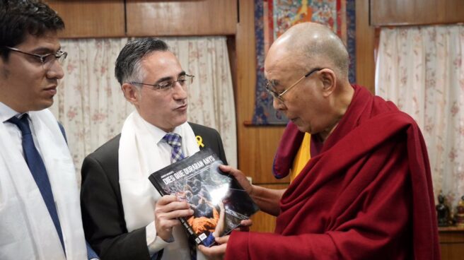 El independentismo intenta convencer al Dalai Lama: "Tibet y Cataluña están unidos"