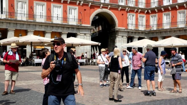 turistas madrid ep2 Turistas en la Plaza Mayor de Madrid.