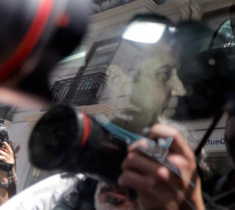 La UCO sospecha que Zaplana amasó un botín "millonario" de 'mordidas' como presidente valenciano