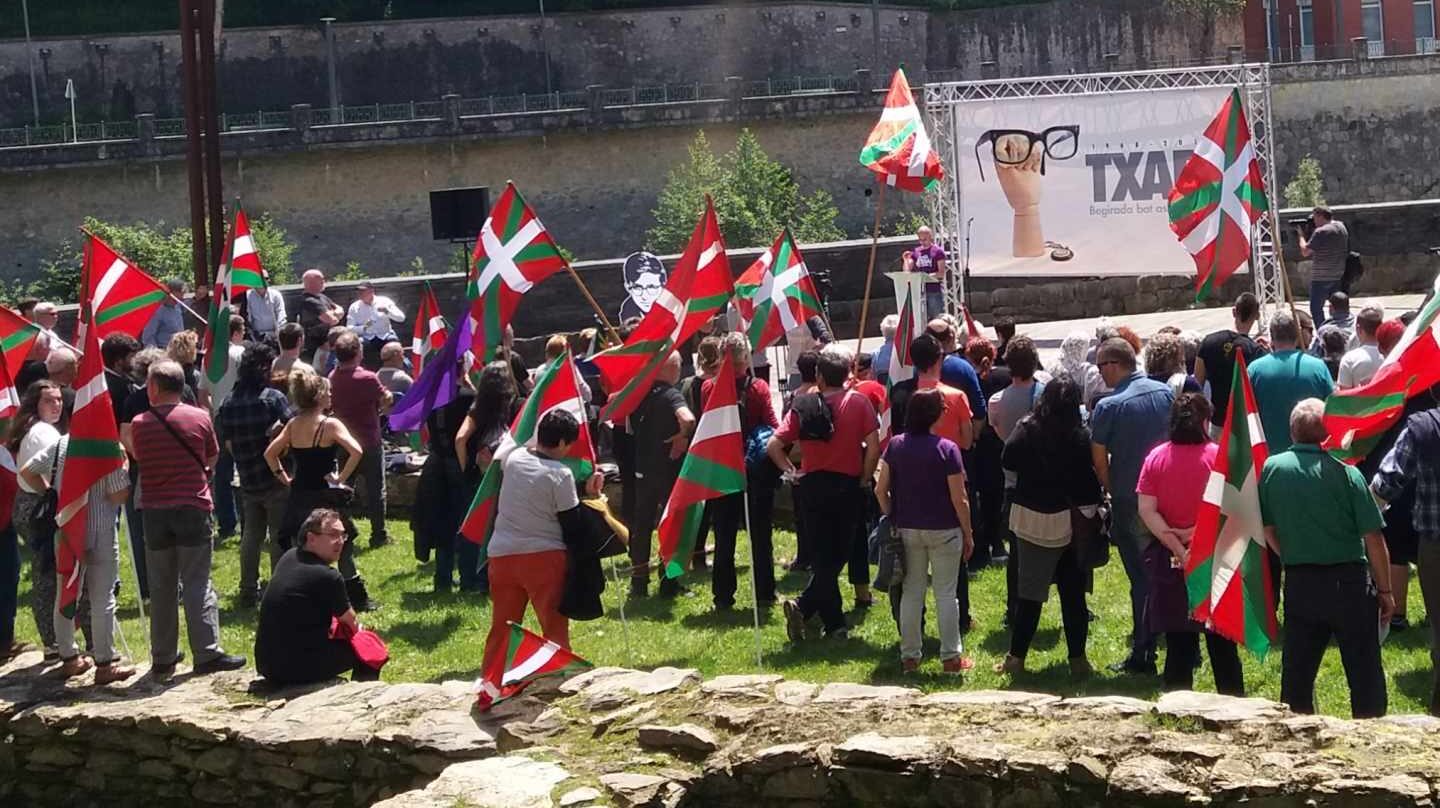 Homenaje celebrado en Tolosa en recuerdo del miembro de ETA, Txabi Etxebarrieta, muerto en un tiroteo horas después de asesinar a José Antonio Pardines, primera víctima de ETA.
