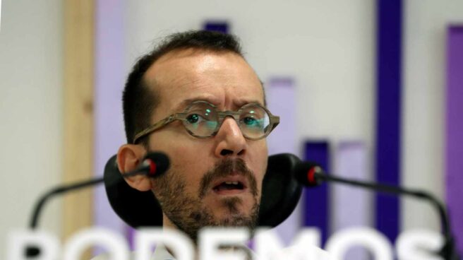 Echenique acusa a Rivera de difundir noticias falsas "para generar odio" entre españoles