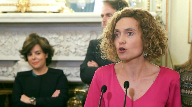 Batet Cataluña Meritxell Batet durante su toma de posesión. De fondo, Soraya Sáenz de Santamaría