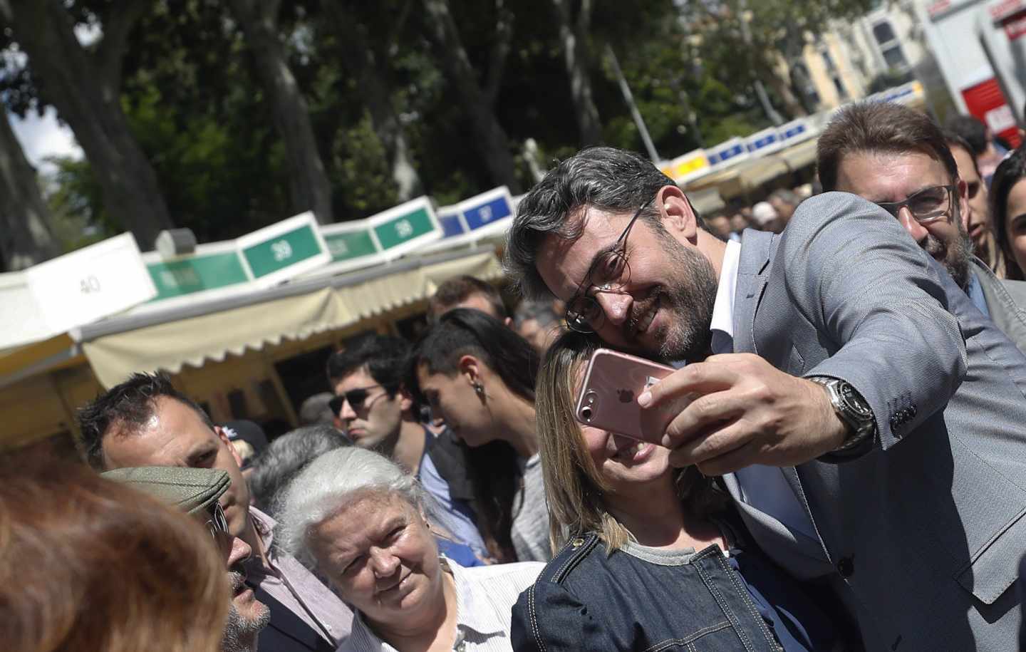 Máxim Huerta, ministro de Cultura, en la Feria del Libro.