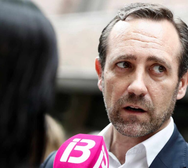 Bauzá contacta con Esperanza Aguirre para sumarla a su "asalto liberal" al PP