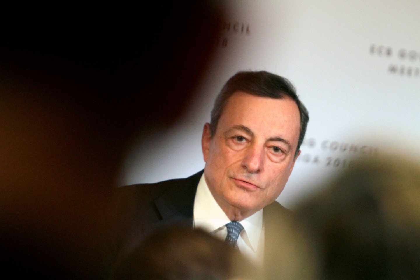 Draghi inicia el retorno a la normalidad con el reto de desterrar el fantasma de las dos Europa.