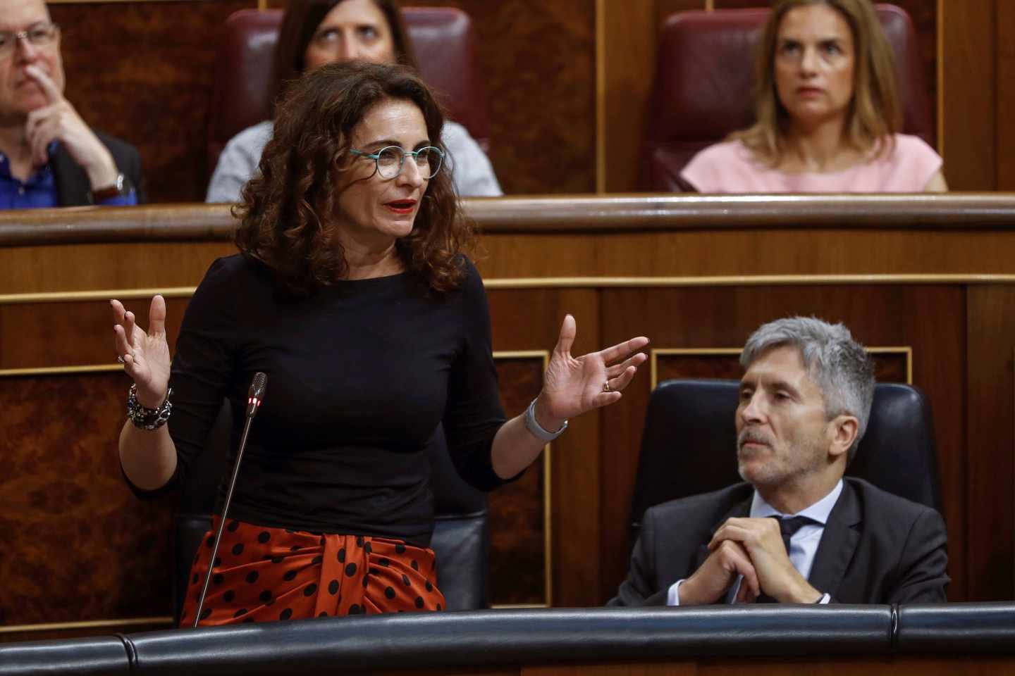 La ministra de Hacienda, María Jesús Montero, en la sesión de control al Gobierno.