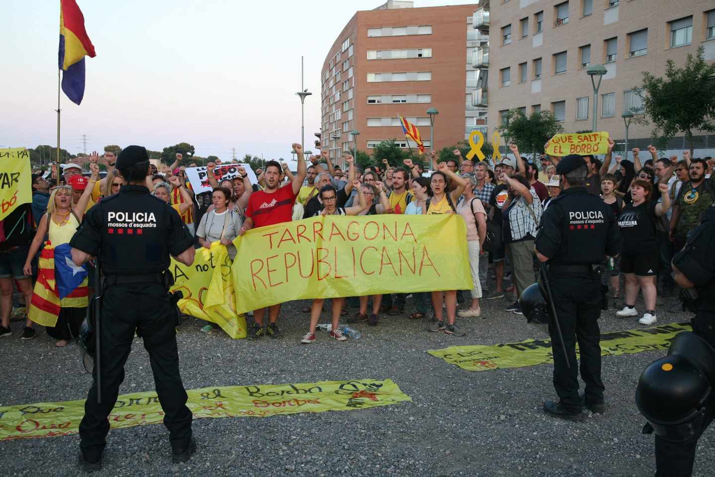 Protesta en Tarragona contra el Rey en los Juegos del Mediterráneo.
