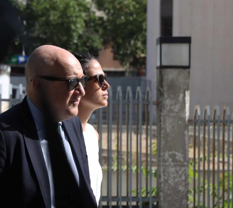 Sálvese quien pueda en el 'caso máster': La profesora que falsificó las firmas acusa a otra de mentir a la juez