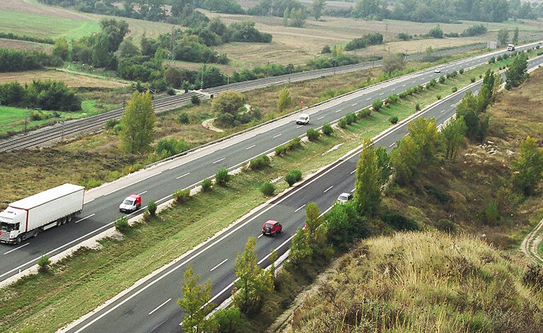 Ábalos anuncia el fin del primer peaje en noviembre: la AP-1 entre Burgos y Álava