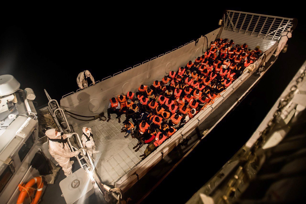 Inmigrantes rescatados por el barco Aquarius que llegará a Valencia.