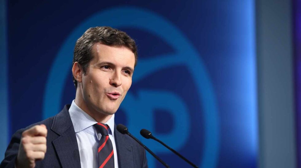 El vicesecretario de Comunicación del PP, Pablo Casado, ofreciendo una conferencia de prensa.