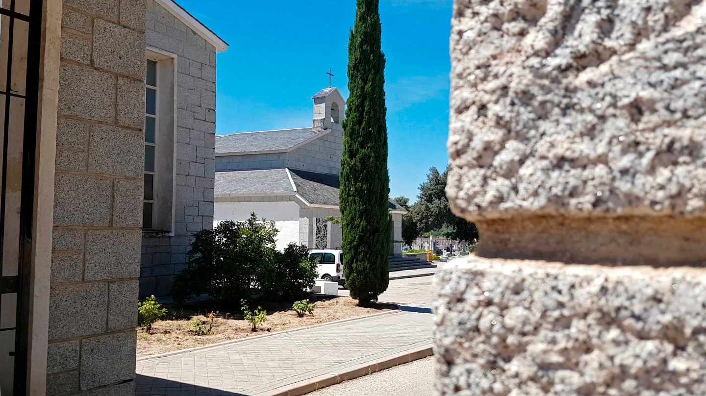 Entrada del Cementerio de Mingorrubio y el panteón de la familia Franco.