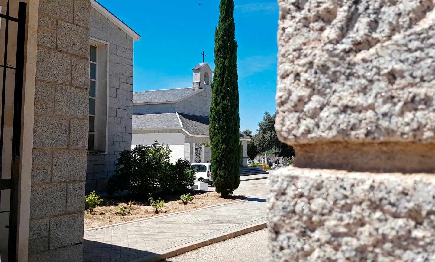 Entrada del Cementerio de Mingorrubio y el panteón de la familia Franco.