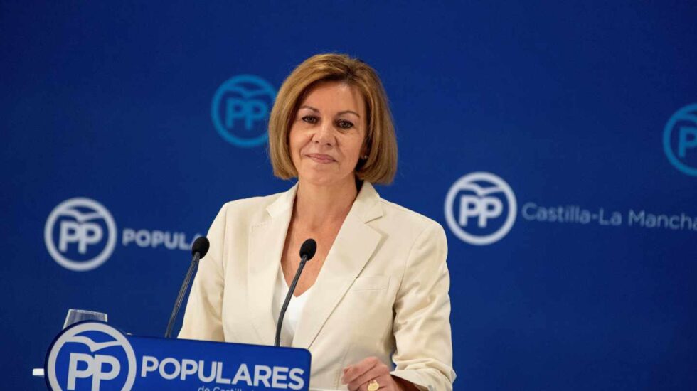 La secretaria general del PP y presidenta del partido en Castilla-La Mancha, María Dolores de Cospedal, durante su intervención ante la Junta Directiva Regional del PP de Castilla-La Mancha donde ha anunciado su candidatura para presidir el PP.