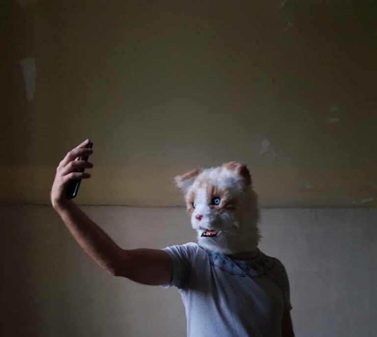 La mirada en el móvil