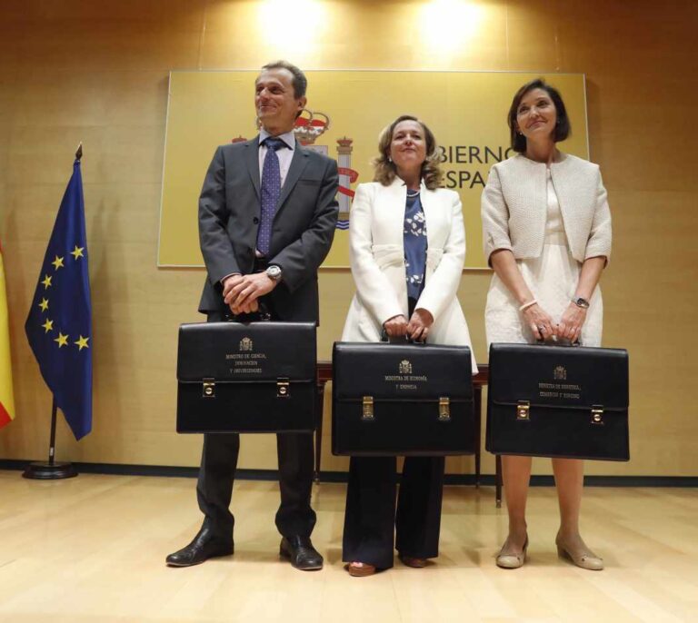 Empresarios y banqueros dan el visto bueno al Gobierno de Pedro Sánchez