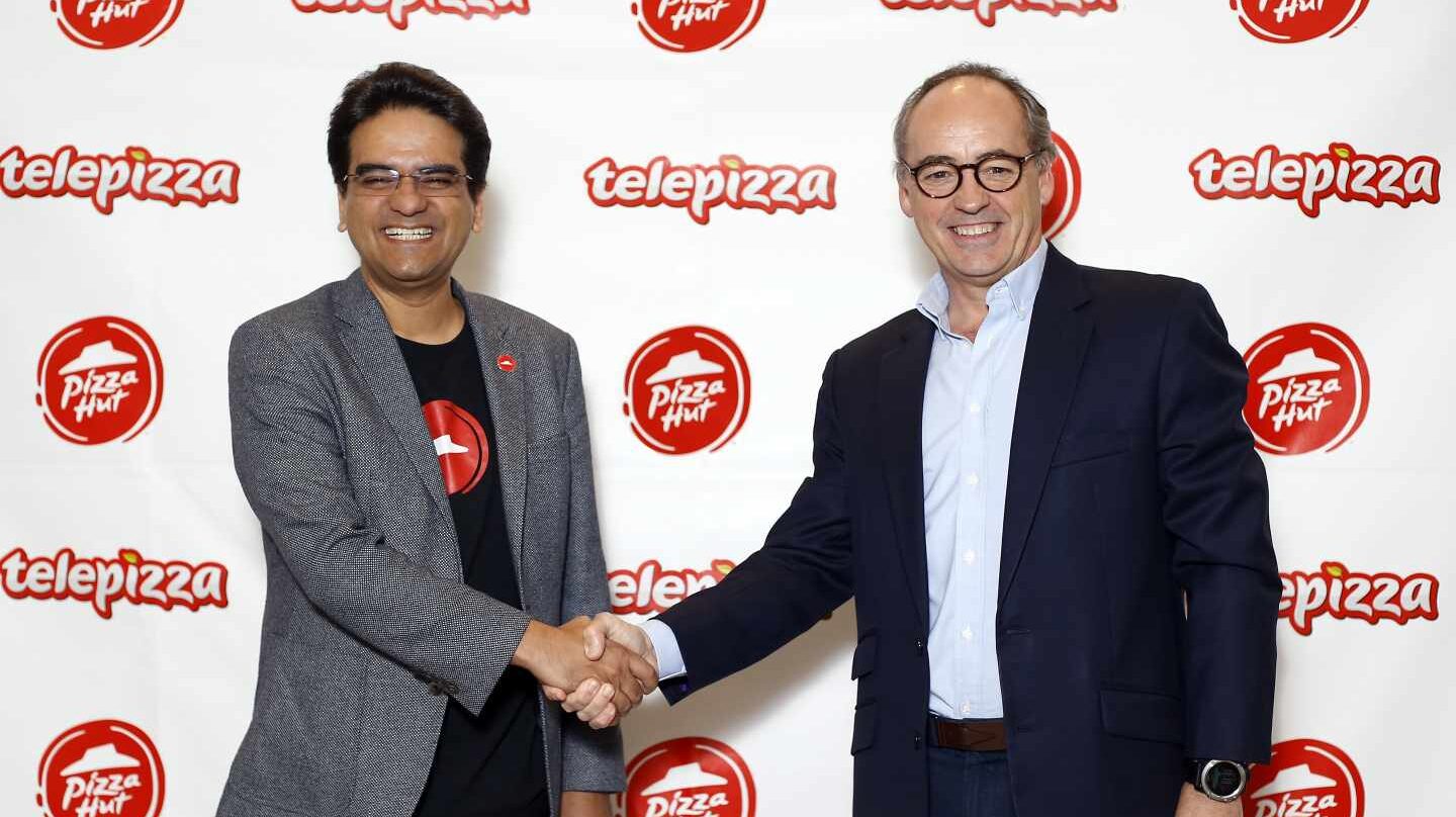 La alianza de Telepizza y Pizza Hut conquista al mercado pero desata una marejada interna.