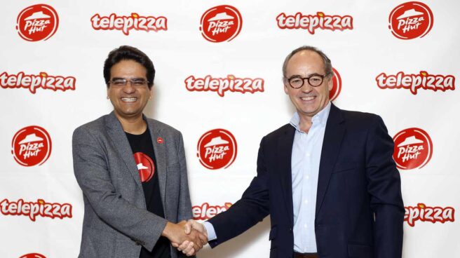 La alianza de Telepizza y Pizza Hut conquista al mercado pero desata una marejada interna.