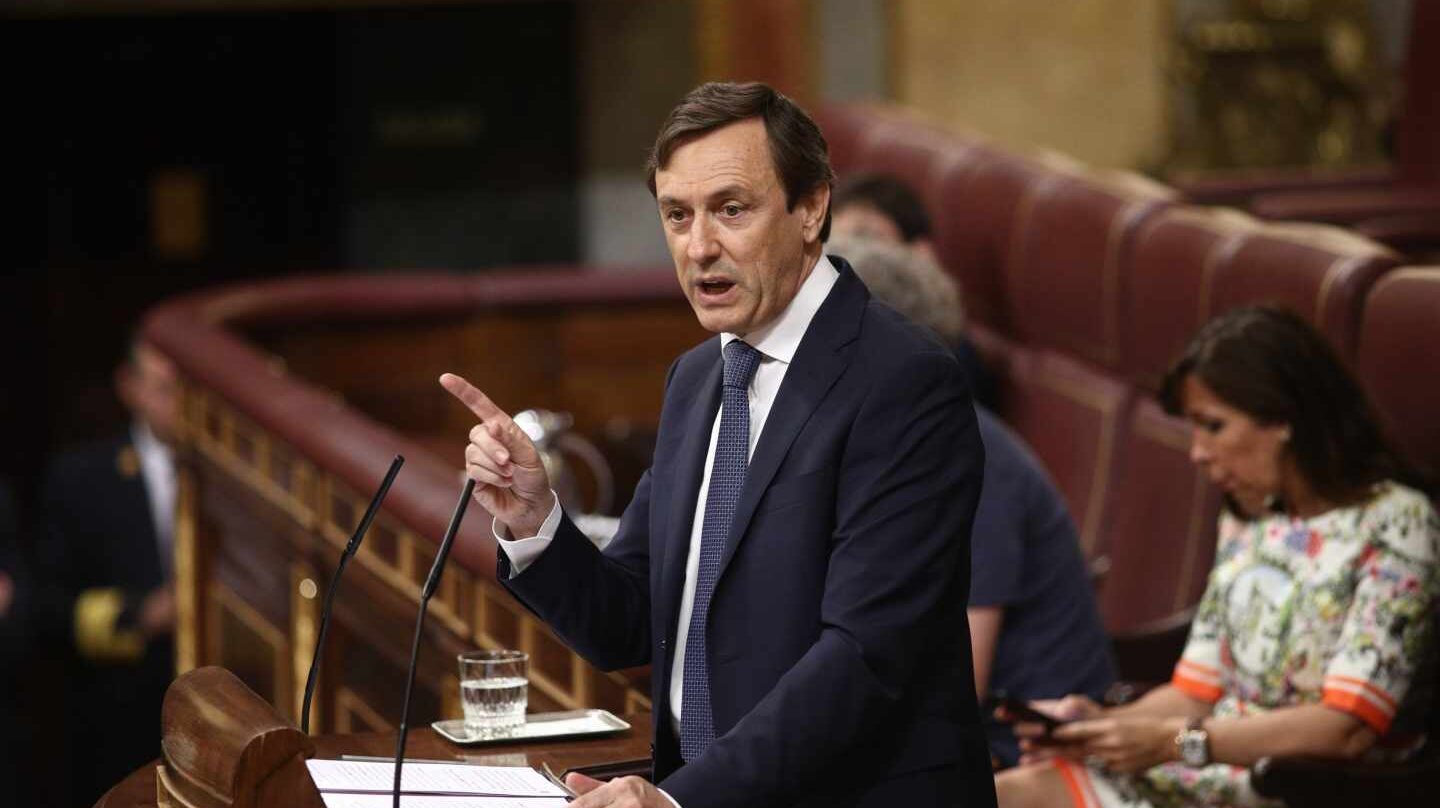 Rafael Hernando, en la tribuna del Congreso.