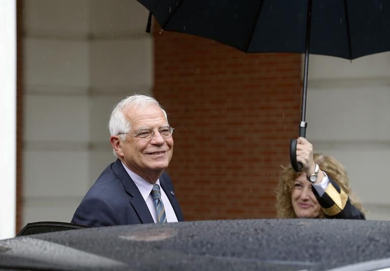 Borrell niega información privilegiada pero no recurrirá la multa de 30.000 euros por Abengoa