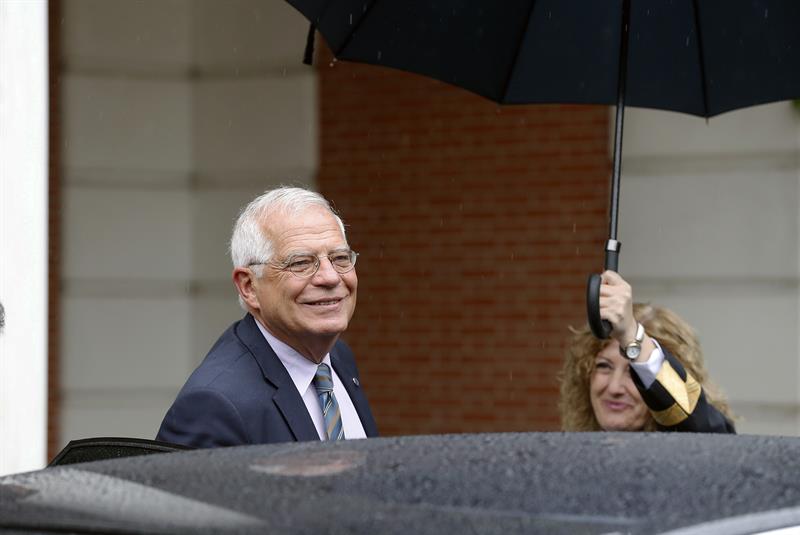 Josep Borrell, ministro de Exteriores del gobierno de Sánchez, a su llegada a Moncloa.