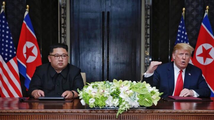 Kim Jong-un y Donald Trump firman un acuerdo histórico en Singapur.