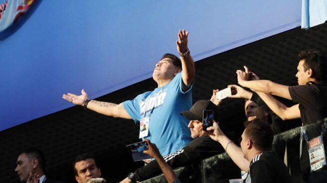 Maradona, en la tribuna.