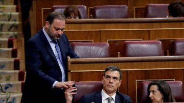 Sánchez baraja dos vicepresidencias y un macroministerio de Economía y Hacienda