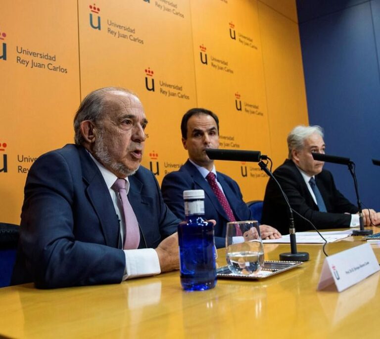 Los gastos del director del máster de Cifuentes: miles de euros en comidas navideñas, pescadería y gasolina